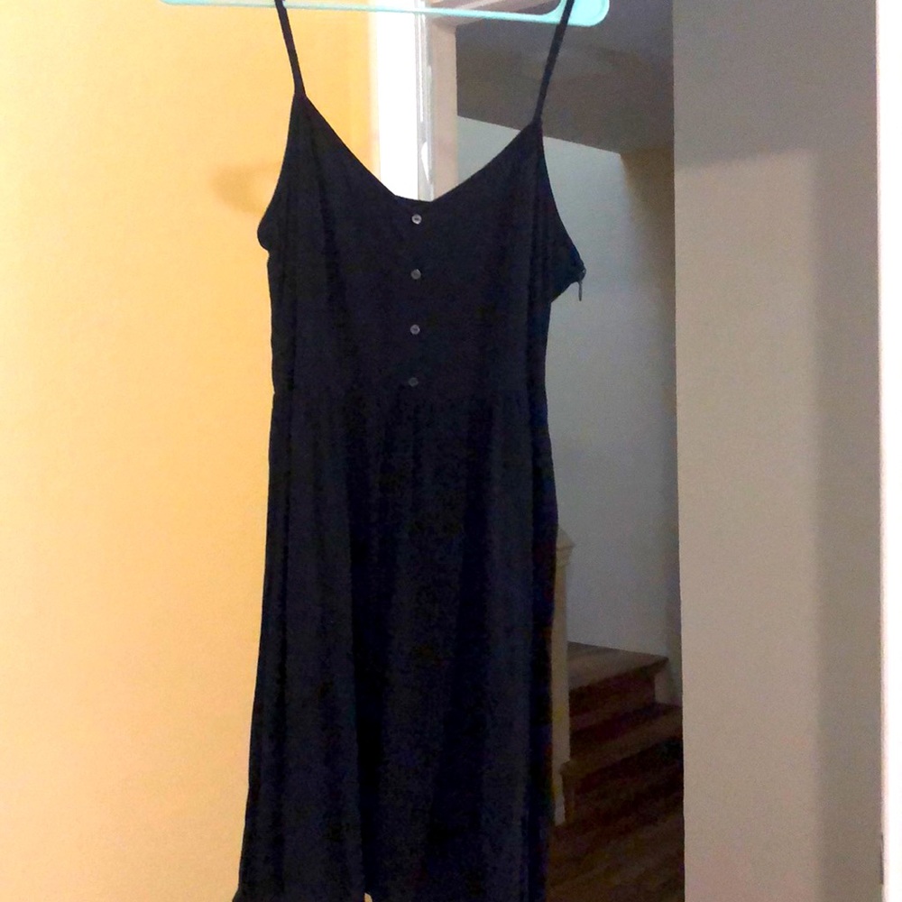 Size 12 black dress.